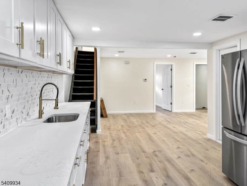 585 Mcchesney St - Photo 1