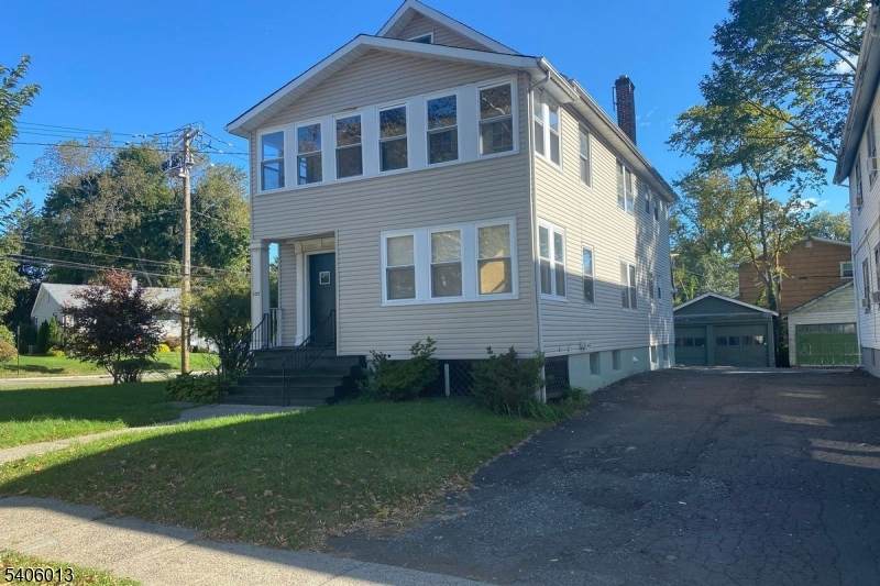 133 Willowdale Ave - Photo 1