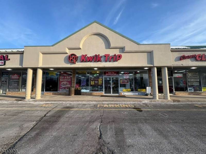 900 Easton Ave - Photo 1