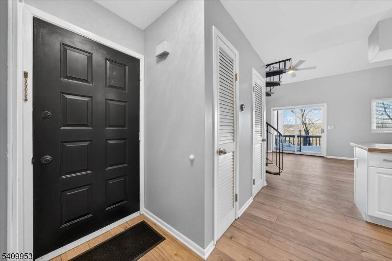 7 Arapahoe Dr Unit 8 - Photo 1