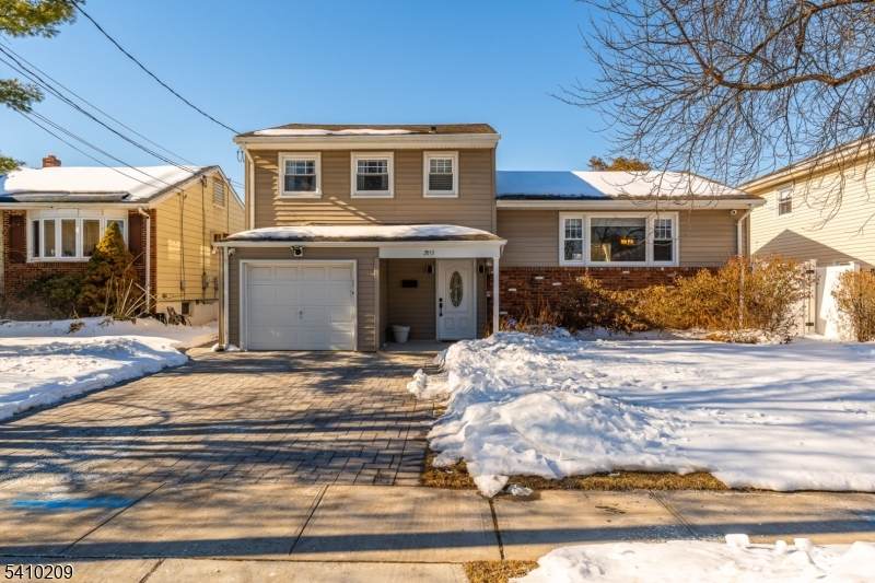 2853 Allen Ave - Photo 1