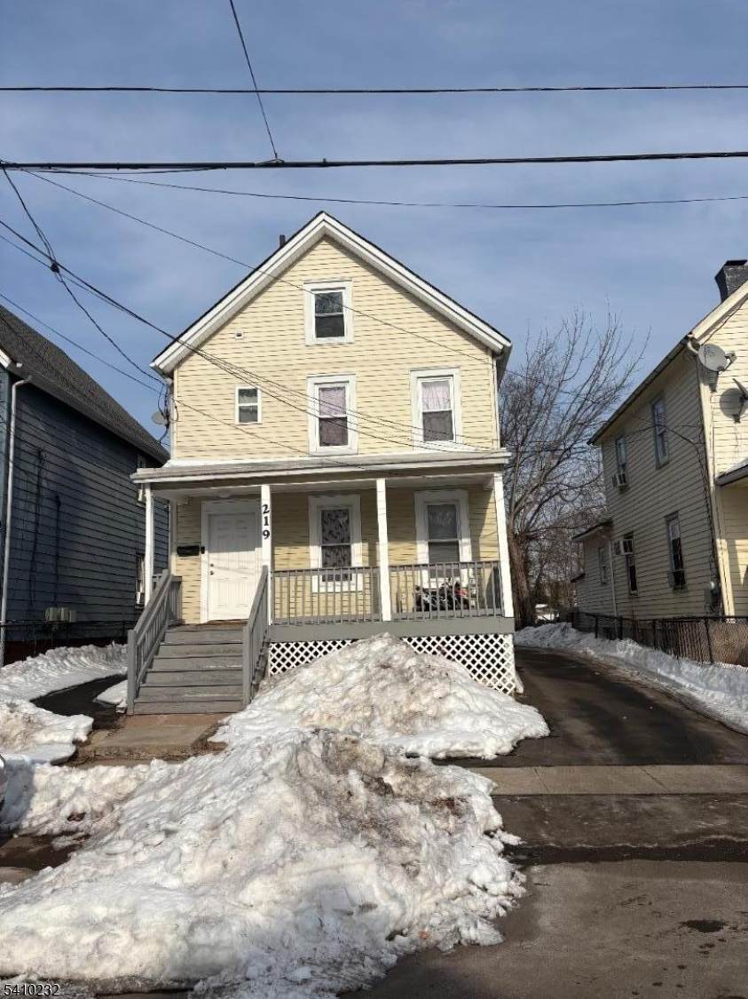 219 Stebbins Pl - Photo 1