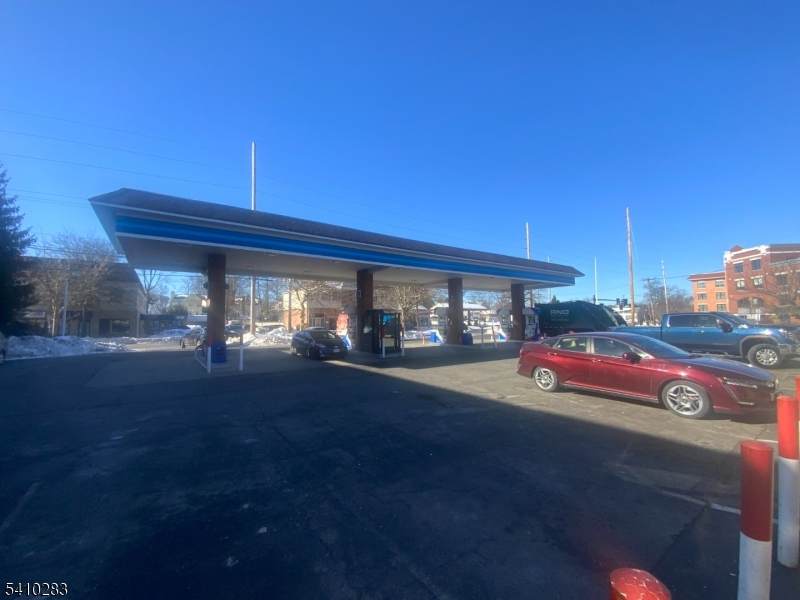 421 Central Ave - Photo 1