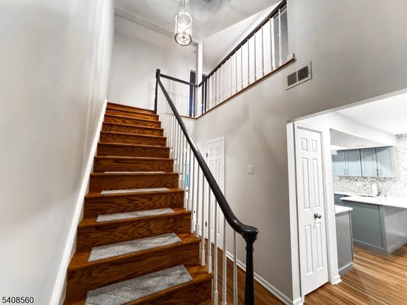 48 Eton Ct - Photo 1