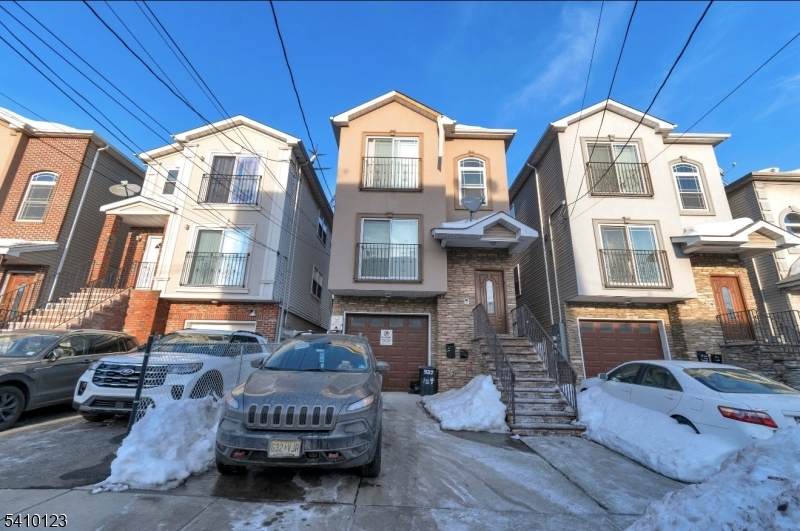 327 S Park St - Photo 1