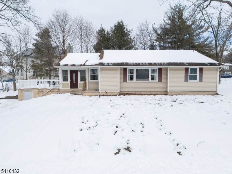 125 Hillcrest Dr - Photo 1