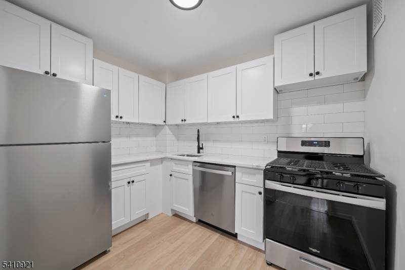 275 Prospect St - Photo 1