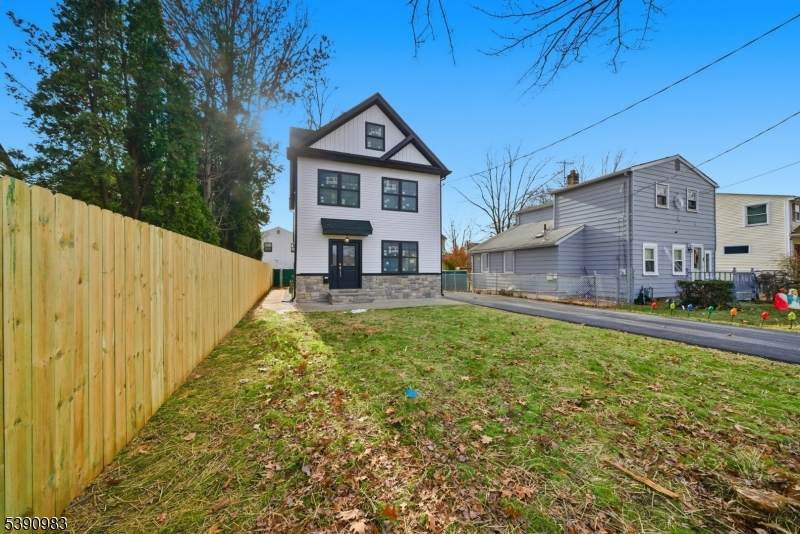 10 Buena Rd - Photo 1