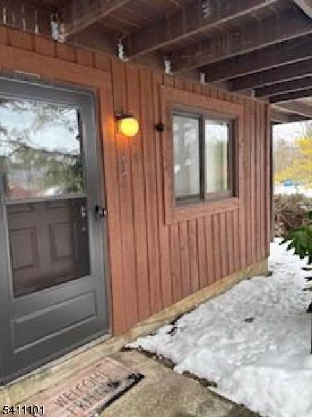 12 Stonehill Dr - Photo 1