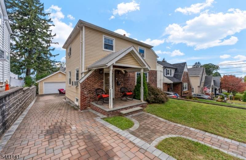 288 Sussex Rd - Photo 1