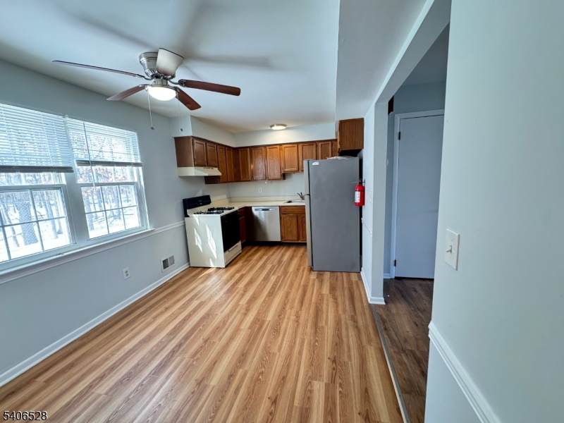 15 Hanover Sq - Photo 1