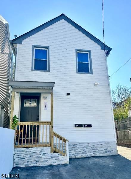 146 20Th Ave - Photo 1