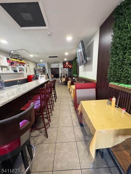 196 Bloomfield Ave - Photo 1