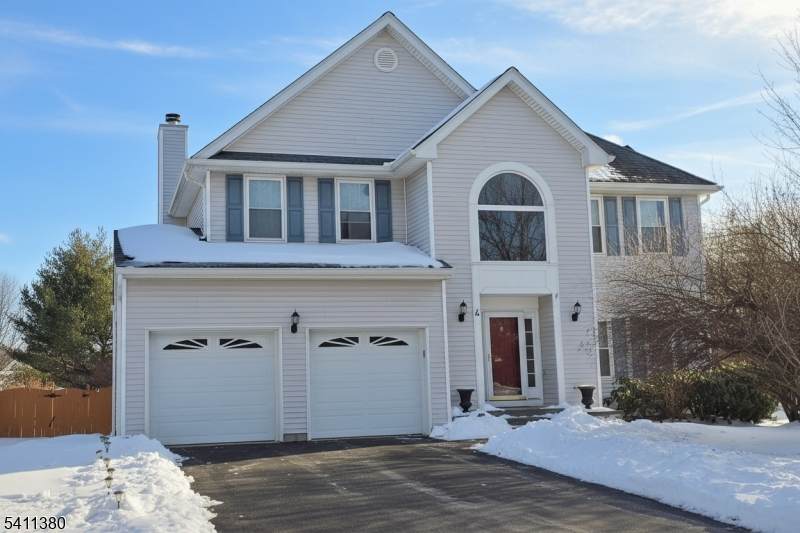 4 Castle Ct - Photo 1
