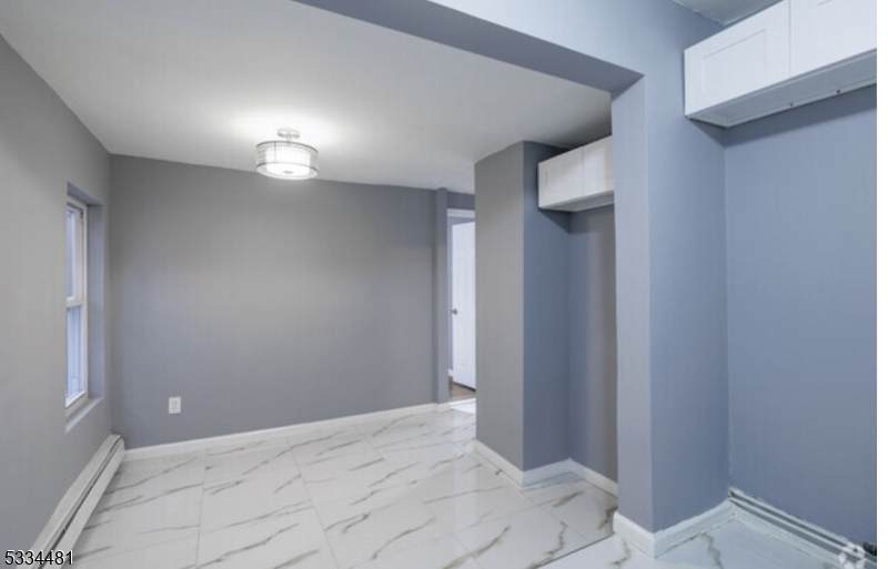 48 Essex St - Photo 1