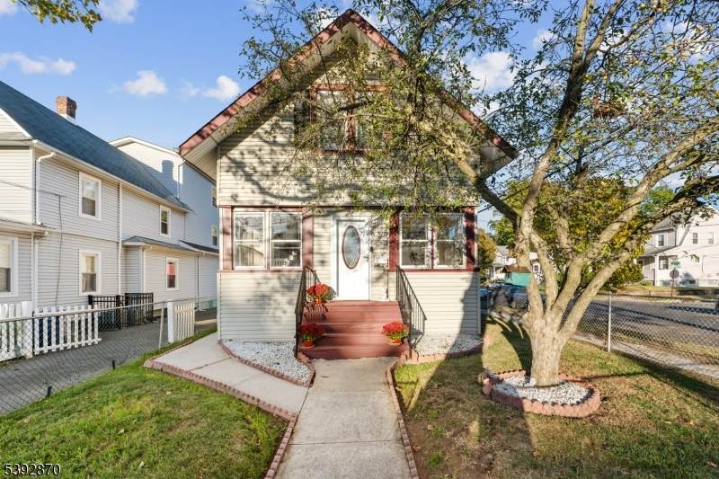 355 Bergen St - Photo 1