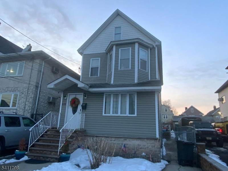 608 Adams Ave - Photo 1