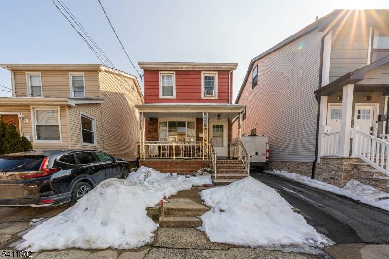 728 Devon St - Photo 1