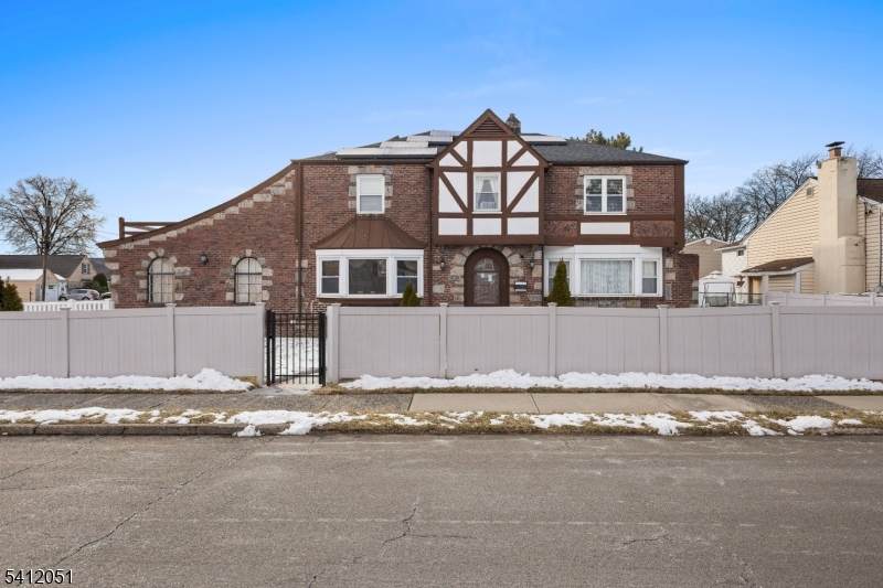 80 Glenwood Ave - Photo 1