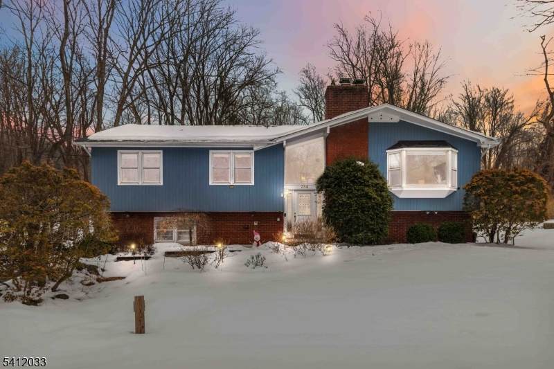 384 Millbrook Ave - Photo 1