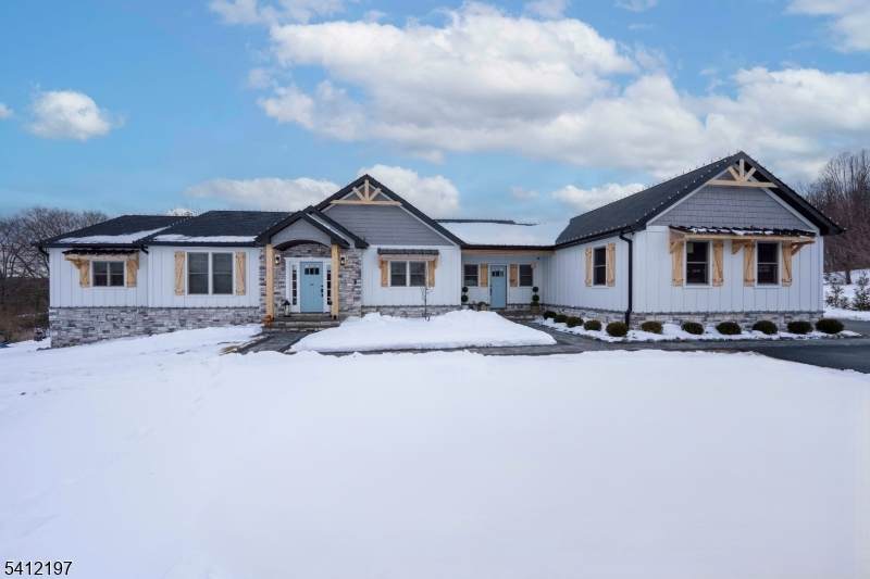 27 Sterling Dr - Photo 1