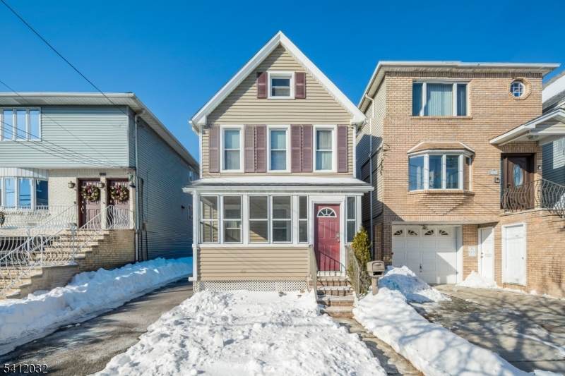 529 Maple Ave - Photo 1