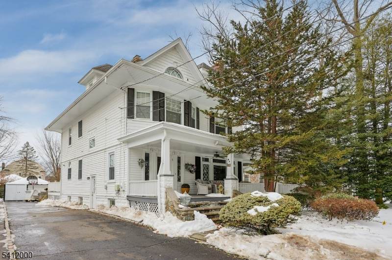 722 Boulevard - Photo 1