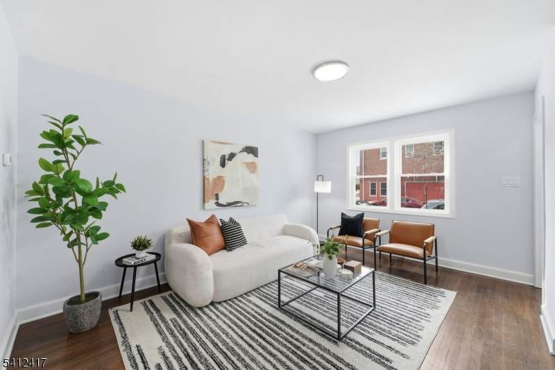 8 Edmund Pl - Photo 1