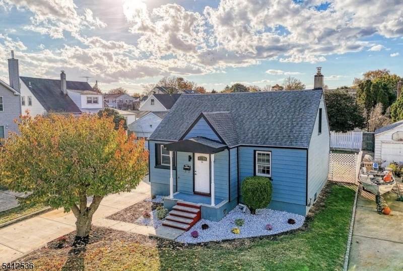 685 Edgewood Pl - Photo 1