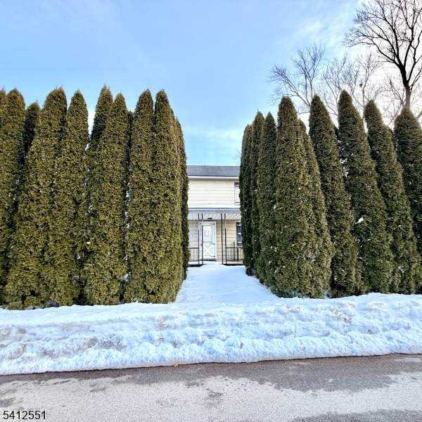 2720 River Rd - Photo 1