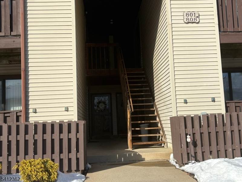 802 Lindsey Ct - Photo 1