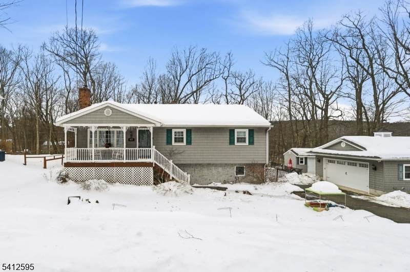 17 Acorn Dr - Photo 1