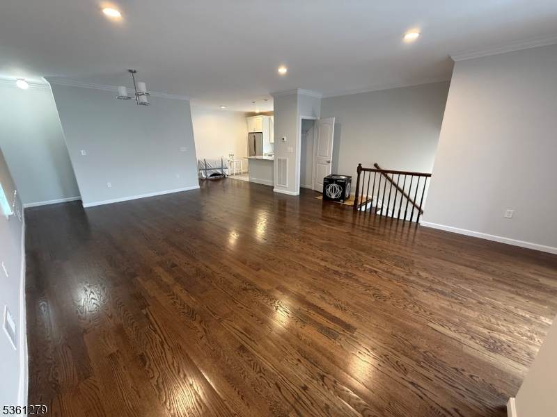 906 Flora St - Photo 1