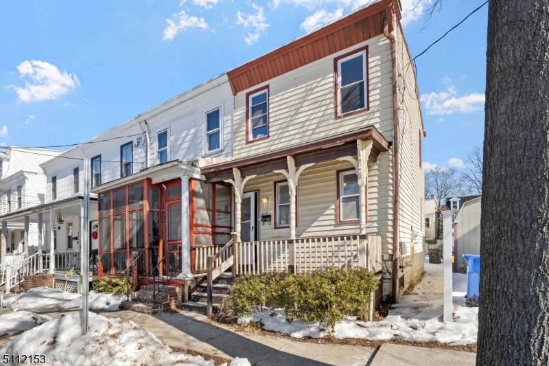 415 Wood St - Photo 1