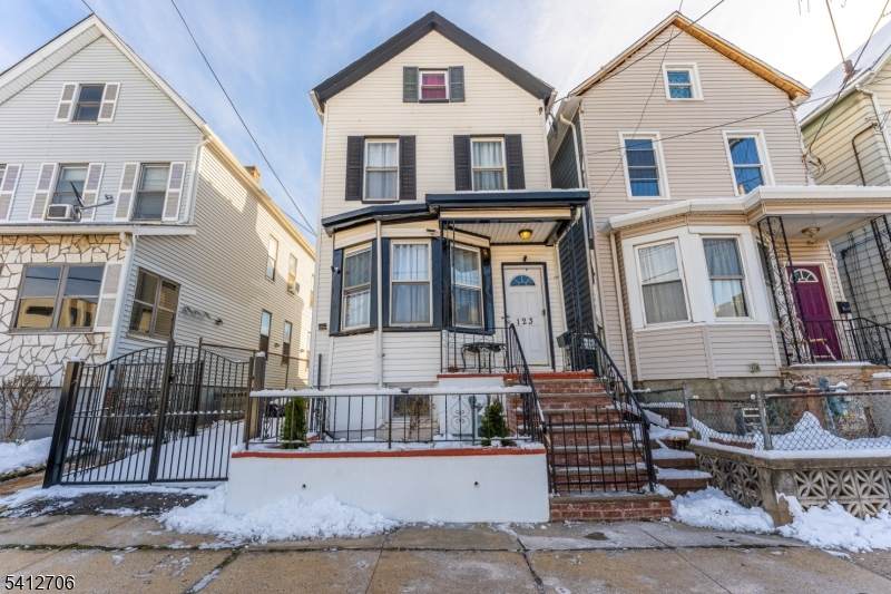 123 Jacques St - Photo 1