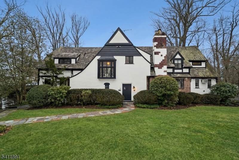 20 Barnsdale Rd - Photo 1