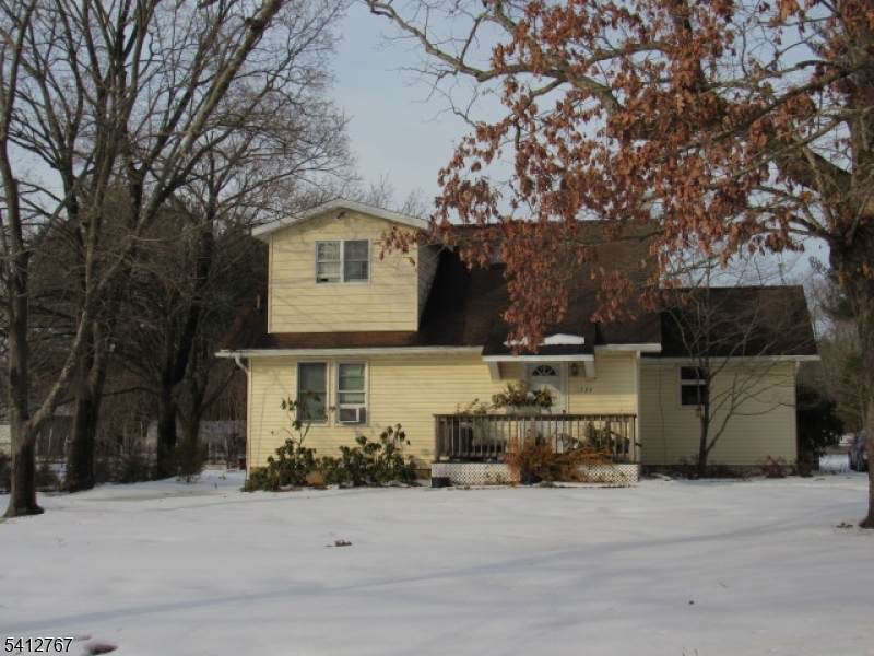 1734 Almond Rd - Photo 1