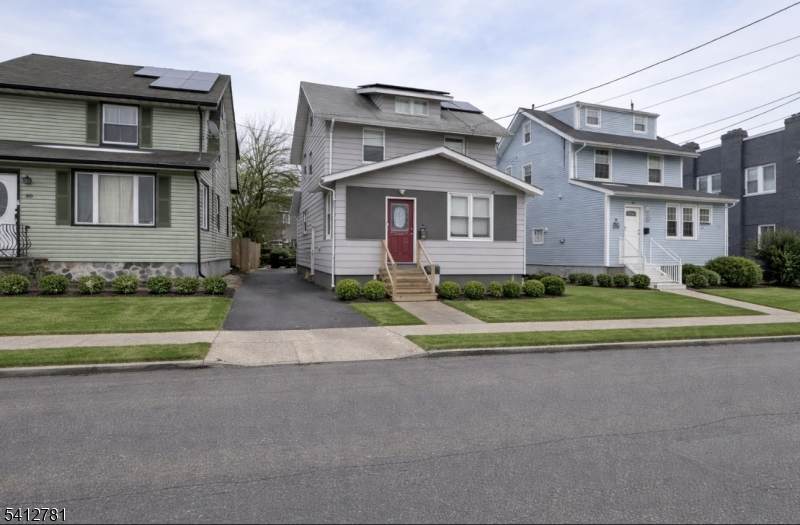 84 Lincoln Pl - Photo 1