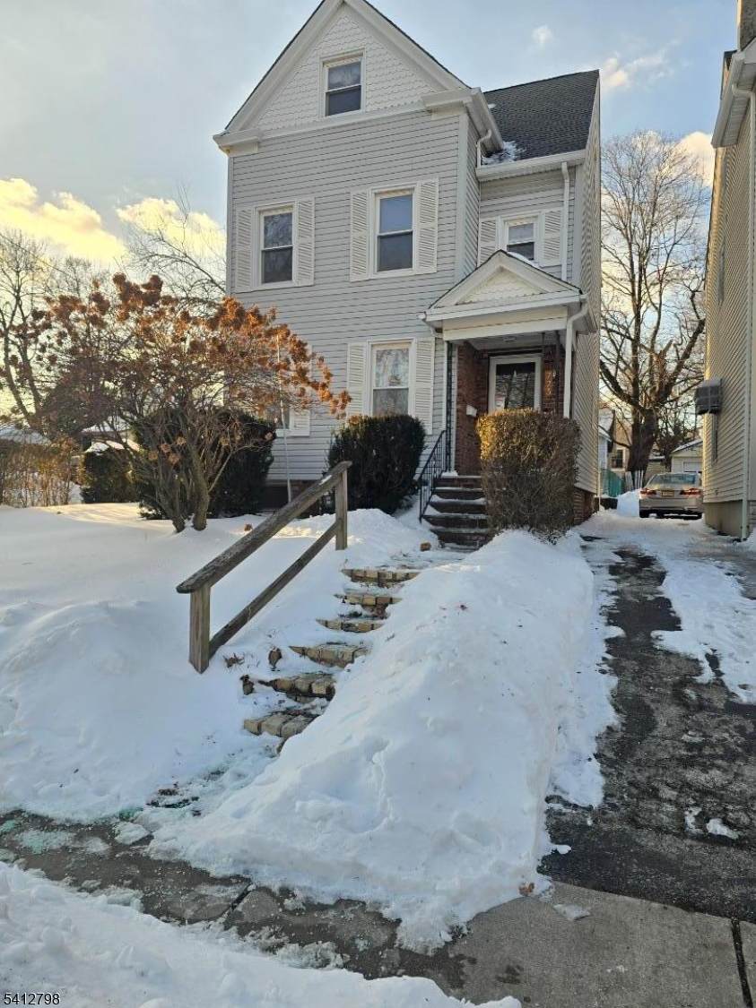 723 Bloomfield Ave - Photo 1