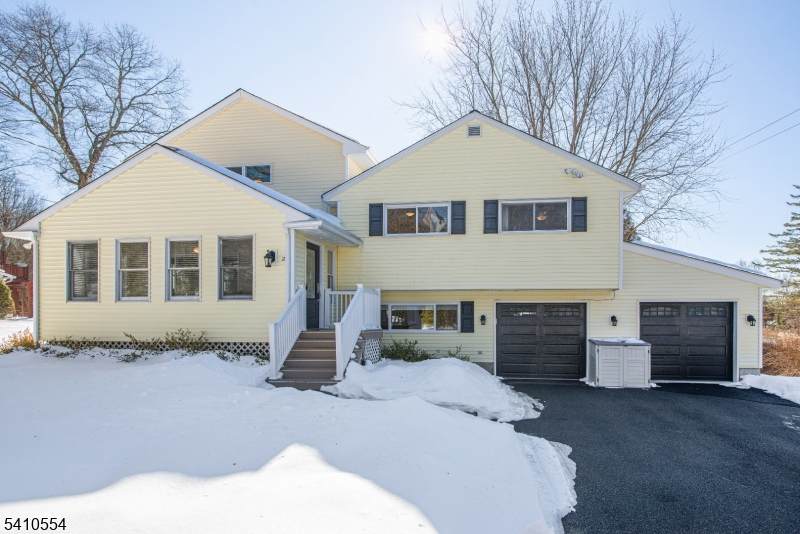 25 Budd St - Photo 1
