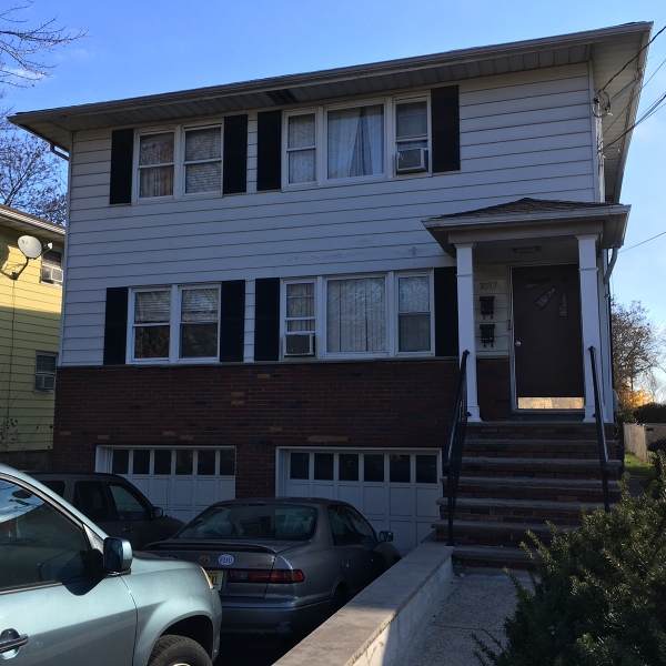 1017 Burnet Ave - Photo 1