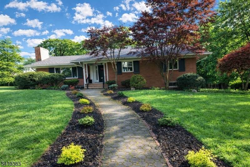 138 Turrell Ave - Photo 1