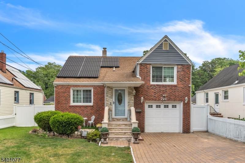 721 Sheridan Ave - Photo 1