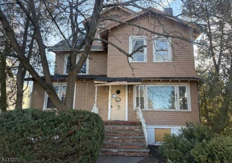 304 S Burnett St - Photo 1