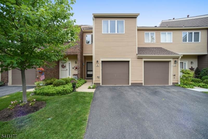 140 Kingston Ct - Photo 1