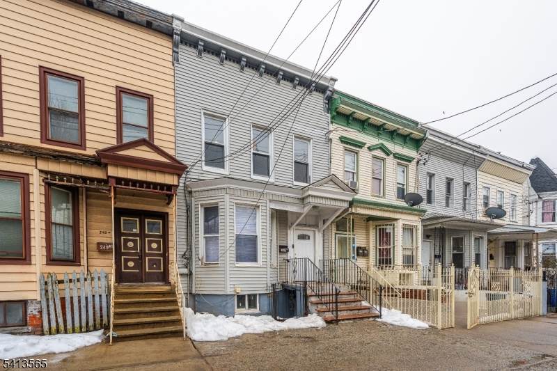 249 Summer Ave - Photo 1