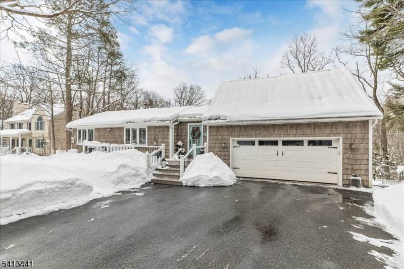87 Fairlawn Dr - Photo 1