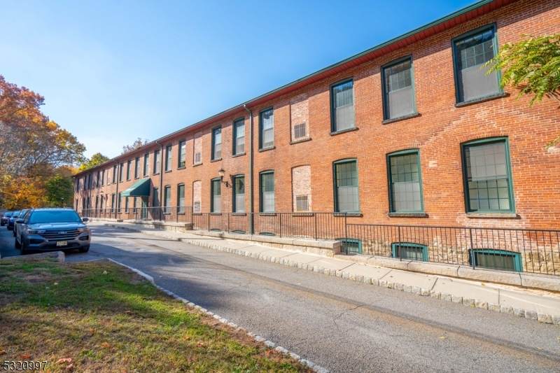 93 Park Heights Ave - Photo 1