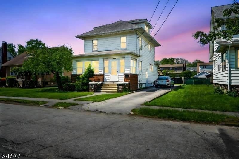 149 Roessler St - Photo 1