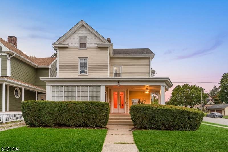 313 Grand Ave - Photo 1